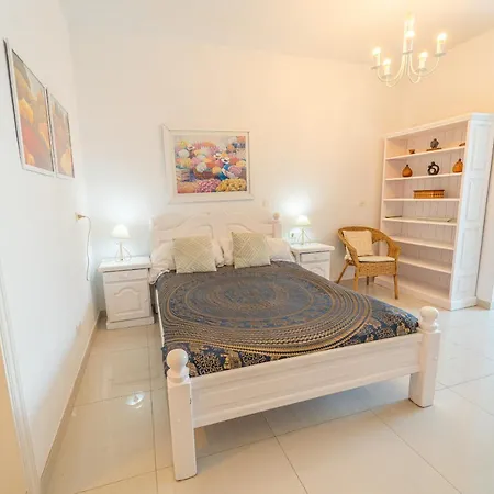 Eden Port 6th Avenue Apartment *